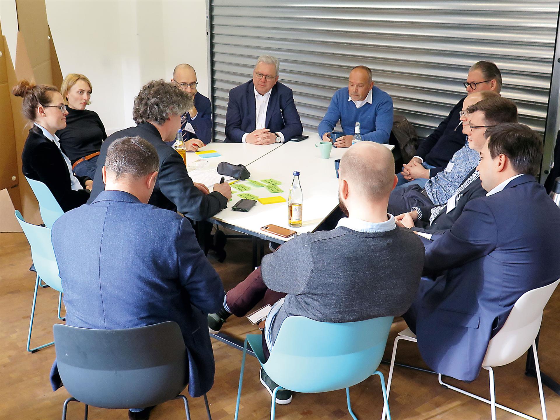 Workshop mit Start-up-­Atmosphäre: In Einzelgruppen diskutierte das VDV New Mobility Forum Anforderungen an durchgängige Reiseketten. 